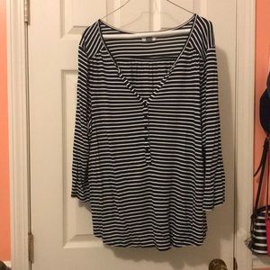 Old navy 3/4 sleeve navy/ white shirt